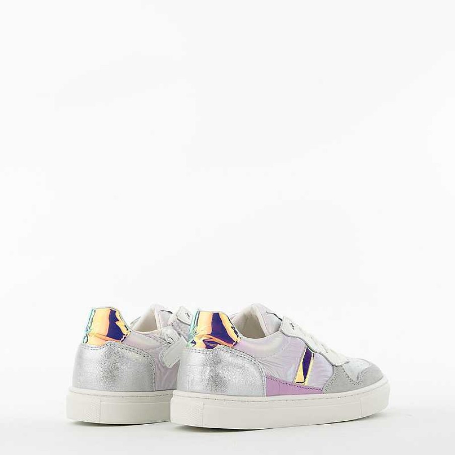 Little David Sneaker, Wit