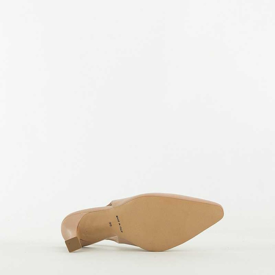 Buffalini Pump, Beige