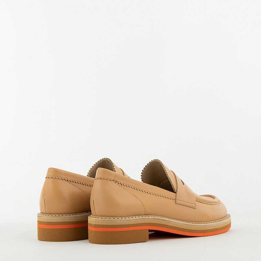 J'hay Moccasin, Cognac