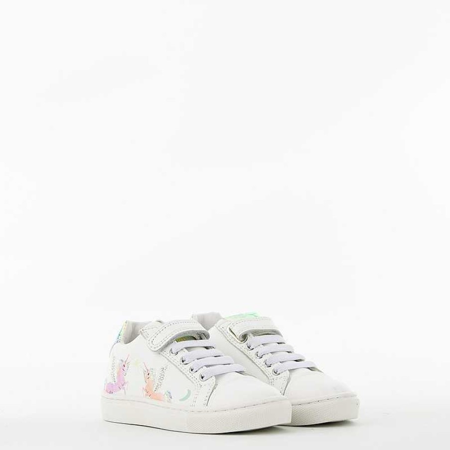 Little David Sneaker, Wit