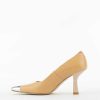 Zinda Pump, Beige